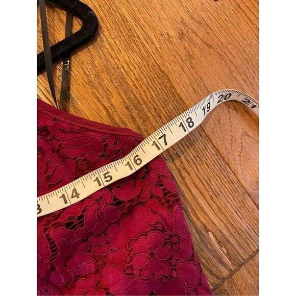 Lulu’s raspberry lace cross strap dress size large - Picture 8 of 11